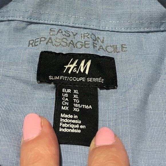 H&M easy iron light blue washed denim button down shirt - Picture 2 of 4